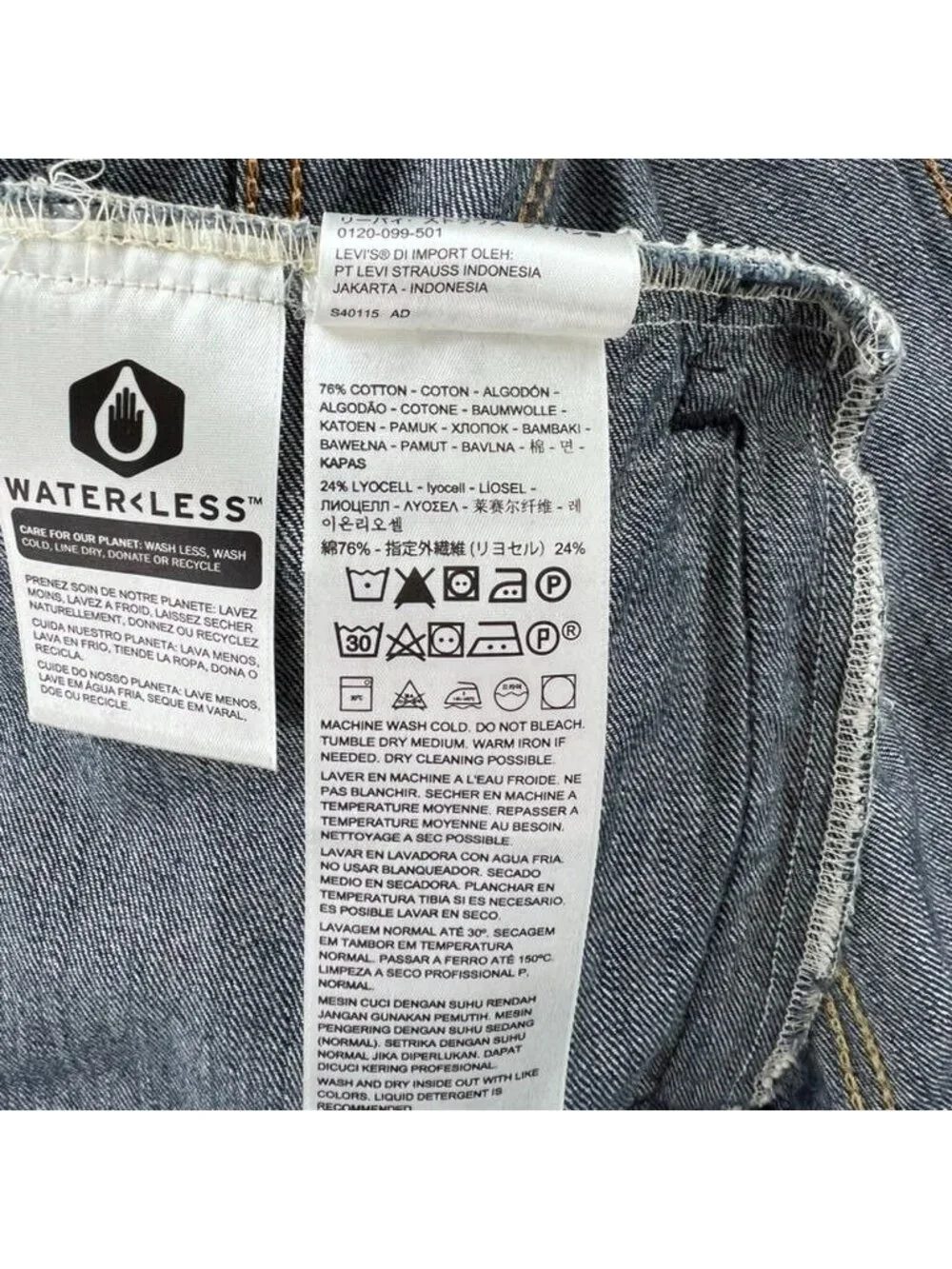 Levi's Premium Blue Denim Trucker Jacket Medium